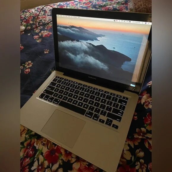 Apple | Computers, Laptops & Parts | Macbook Pro Mid 22 13 16gb